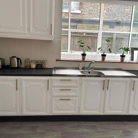 Balham, South London Spacious Guest House 5, 6 Rooms Available ภายนอก รูปภาพ
