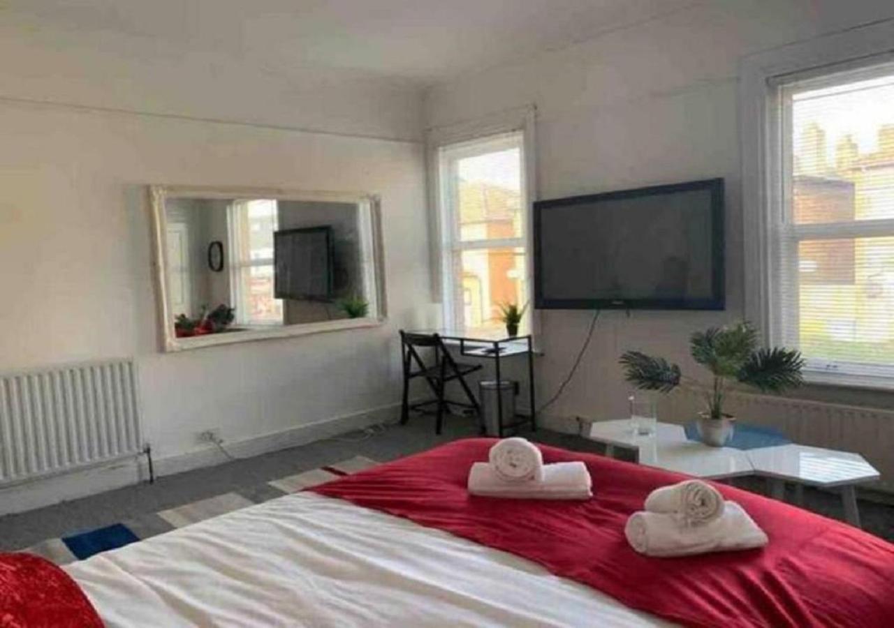 Balham, South London Spacious Guest House 5, 6 Rooms Available ภายนอก รูปภาพ