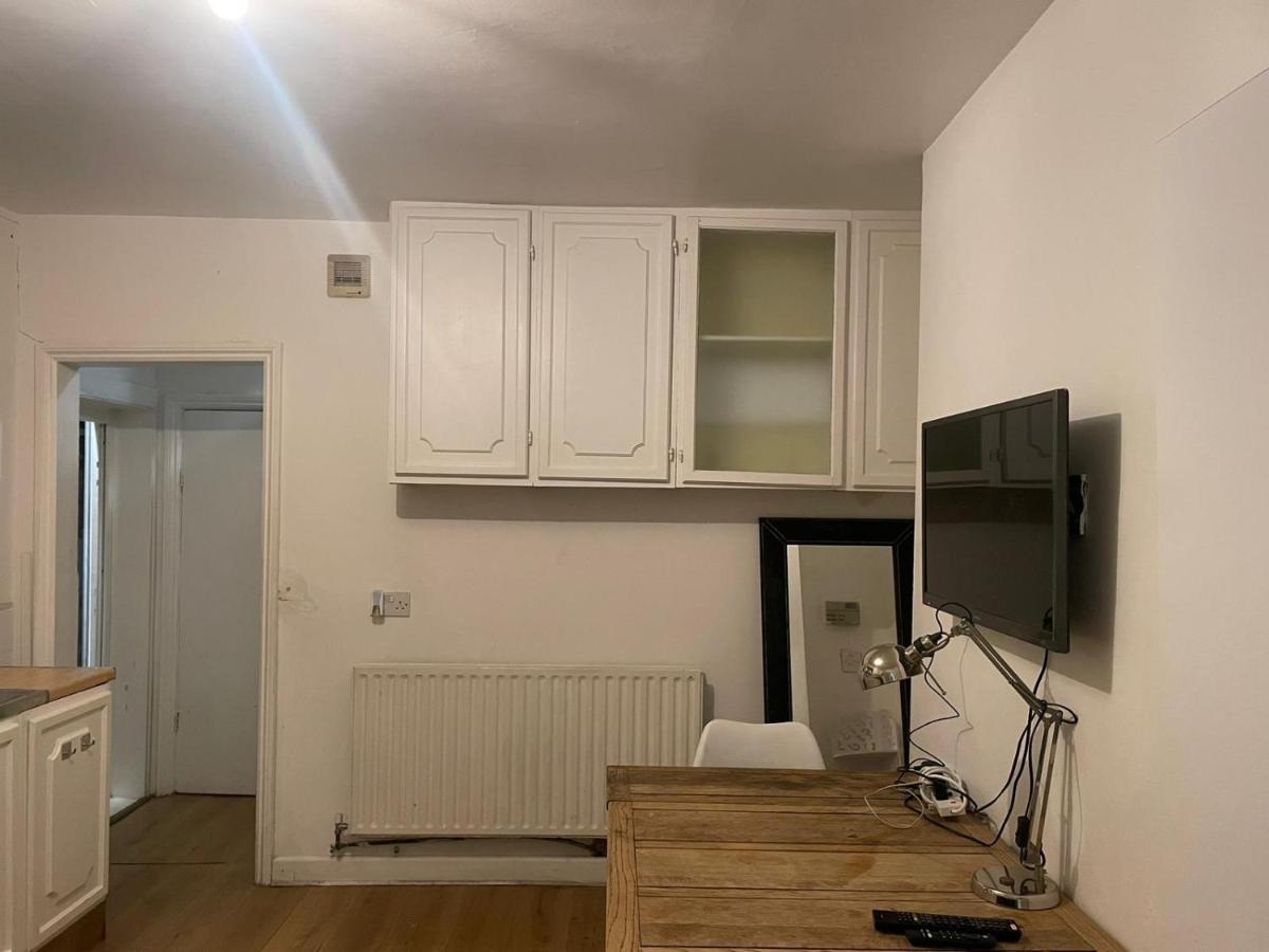 Balham, South London Spacious Guest House 5, 6 Rooms Available ภายนอก รูปภาพ