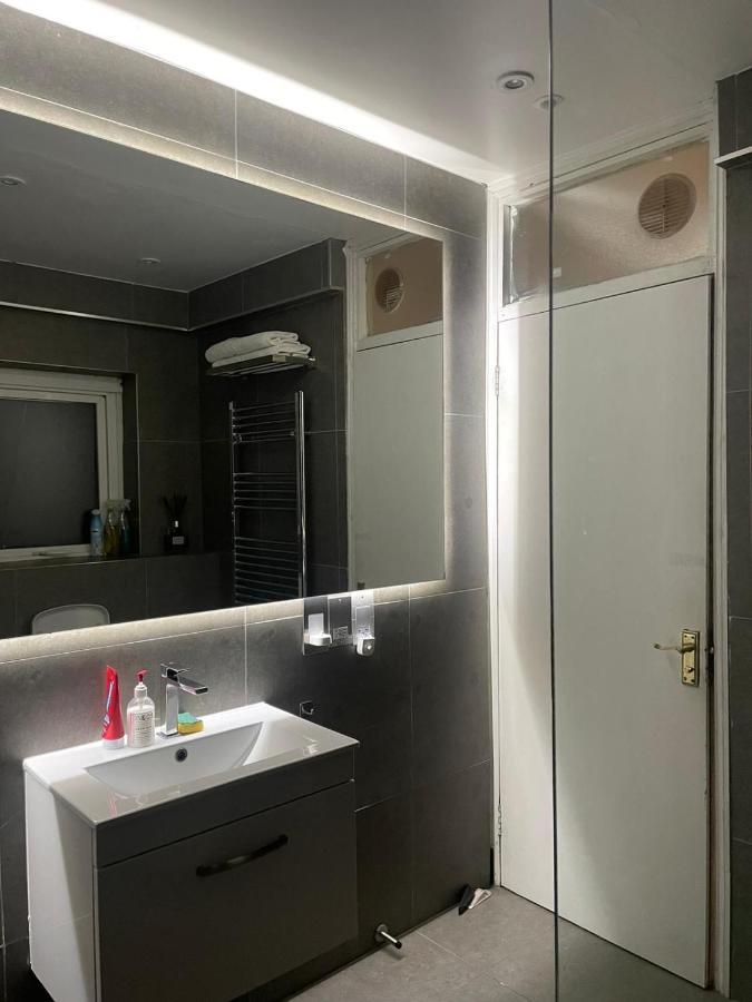 Balham, South London Spacious Guest House 5, 6 Rooms Available ภายนอก รูปภาพ