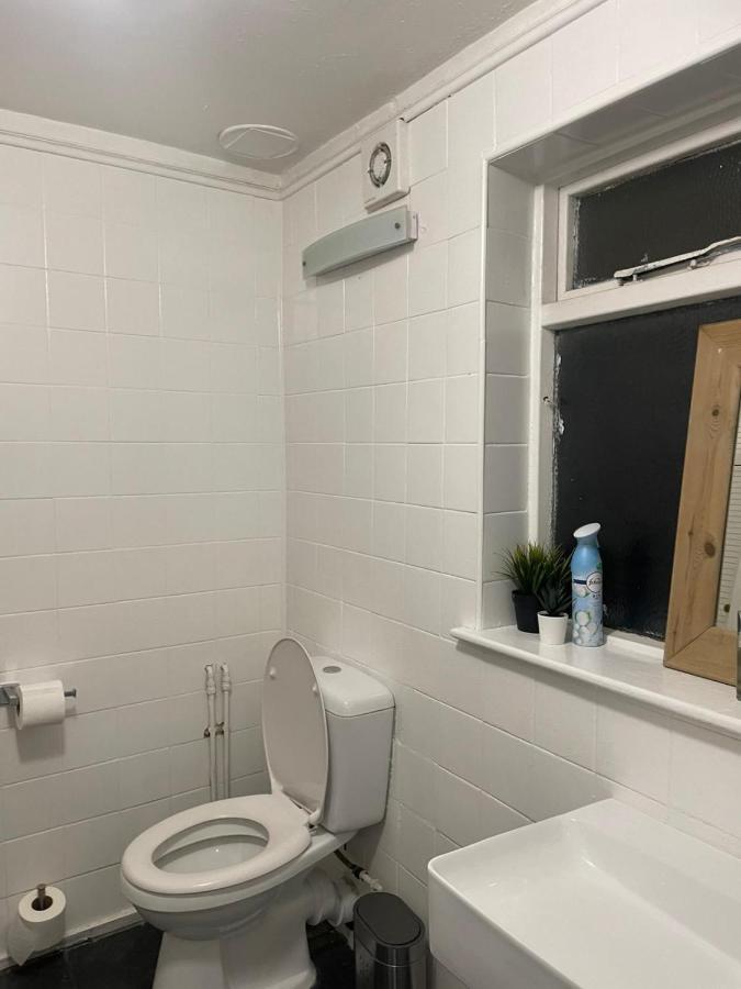 Balham, South London Spacious Guest House 5, 6 Rooms Available ภายนอก รูปภาพ